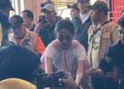 Azizah Pulang Kampung ke Padang, Sambangi Posko dan Serahkan Bantuan kepada Warga Terdampak Bencana
