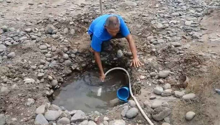 Kreativitas Warga Penuhi Kebutuhan Air Bersih Pasca Bencana di Padang, Manfaatkan Mesin Penyedot dan Mata Air Sungai Banjir Kanal 3 IMG 20251203 WA0016