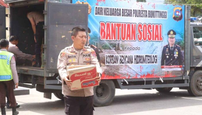Kapolresta Bukittinggi Lepas Bantuan Sosial dan Personel untuk Bencana di Malalak Timur
