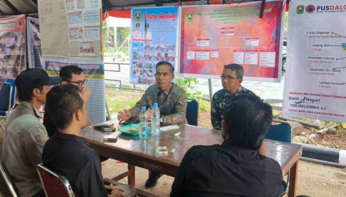 Pemkab Solok Gelar Goro Massal, 500 Guru dan 400 ASN Dikerahkan Bersihkan Dampak Banjir