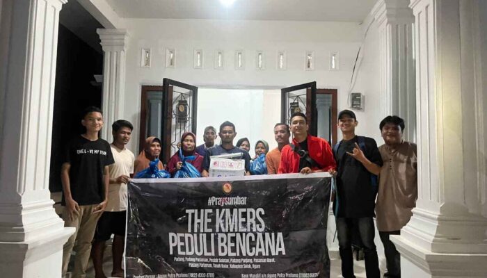 KMERS SPFC Salurkan Bantuan Sembako untuk Warga Terdampak Banjir dan Longsor di Padang Pariaman