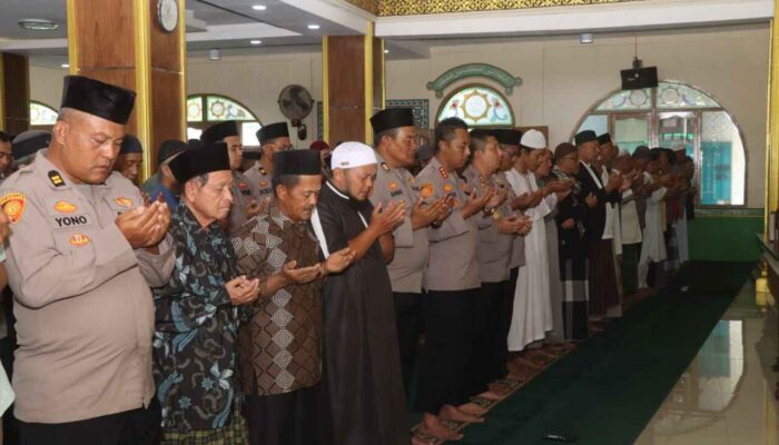 Polresta Bukittinggi Gelar Sholat Ghaib untuk Korban Bencana di Sumatera