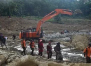 Puluhan Alat Berat Dikerahkan, Pemulihan Pascabencana Sumbar Dipacu Bersama