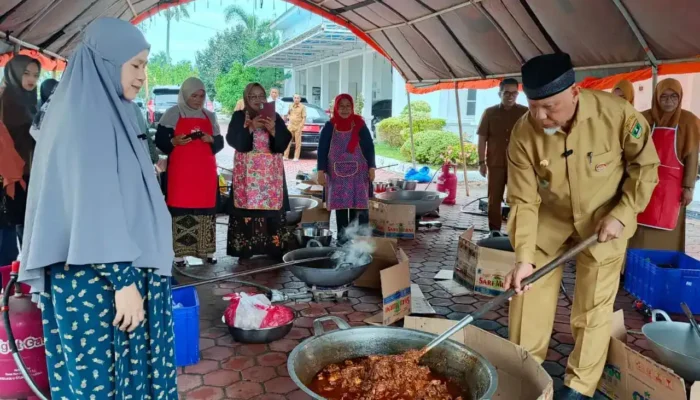Dalam Kondisi Bencana, Sumbar Tetap Kirimkan Rendang ke Aceh dan Sumut