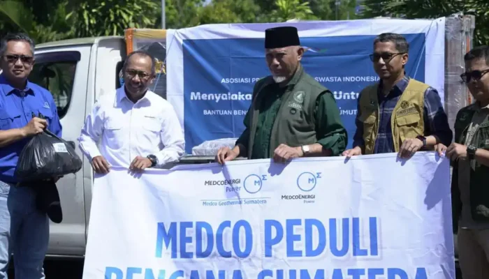APLSI Salurkan Bantuan Energi Surya dan Komunikasi untuk Penanganan Bencana di Sumbar