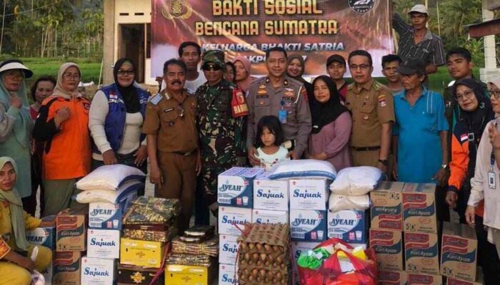 Alumni Akpol 2007 Salurkan Bantuan Warga Terdampak Banjir di Kota Padang