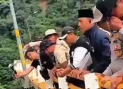 Tangis Rekan Polisi Iringi Penghentian Pencarian Ipda Angga di Agam
