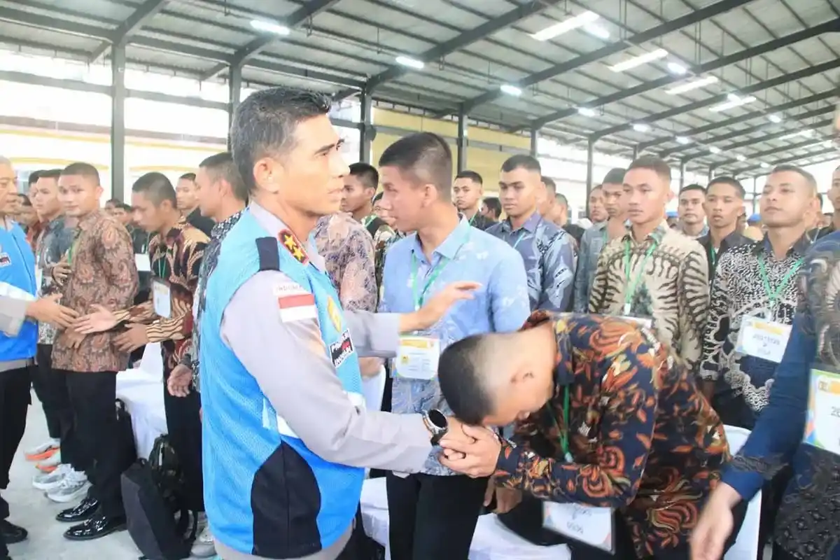 kapolda salam calom brimob.jpeg
