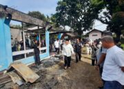 Pemko Padang Salurkan Bantuan Rp20 Juta untuk Korban Kebakaran di Kampung Pinang 14 FB IMG 1768547458176