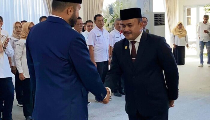 Fadly Amran Lantik Raju Minropa sebagai Pj Sekda Padang, Fokus Percepat Pemulihan Pascabencana