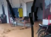 Banjir Kembali Landa Wilayah Kota Padang, Warga Histeris Rumahnya di Rusak Air 16 IMG 20260102 WA0006