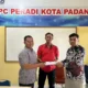 Danil Jusari melaju mendaftarkan dirinya menjadi bakal calon ketu DPC Peradi SAI Padang.