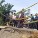 Gubernur Sumatera Barat (Sumbar), Mahyeldi Ansharullah meninjau langsung ruas jalan provinsi yang terdampak bencana hidrometeorologi di Polongan Anam, Nagari Talu, Kecamatan Talamau, Kabupaten Pasaman Barat, Rabu (7/1/2026).
