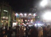 Antusias Warga Kota Padang Melihat Kemeriahan Pasar Malam Imlek Kampung Pondok 