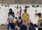 Pascabencana, Warga Kota Padang Krisis Air Bersih Terpaksa Mandi di Sungai 16 WhatsApp Image 2026 01 19 at 13.40.53