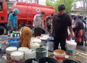 BPBD Padang Salurkan Lebih dari 1 Juta Liter Air Bersih untuk Warga Terdampak Banjir Bandang 15 WhatsApp Image 2026 01 19 at 14.20.11
