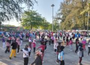 Senam Bahagia Pariaman Sedot Ratusan Peserta di Pantai Gandoriah 15 144eefb2 48f3 47cb 9f7f e1af27850815