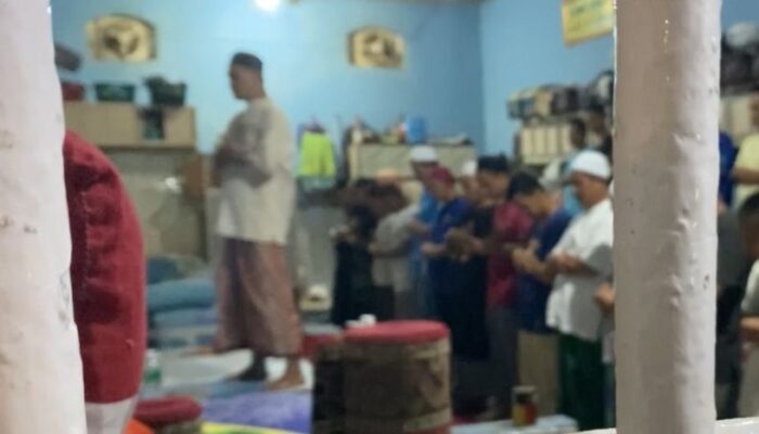 Taraweh di Balek Jeruji Besi, Pendekatan Manusia Yang Memiliki Kesalahan Dunia Kepada Maha Pencipta