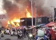 Tiga Warung di Simpang Stasiun Bukittinggi Hangus Terbakar 14 IMG 0597