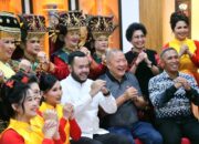 Wujudkan “Dua Tradisi Satu Kebahagiaan”, Wali Kota Padang Buka Bazar HBT-WHBT 2026