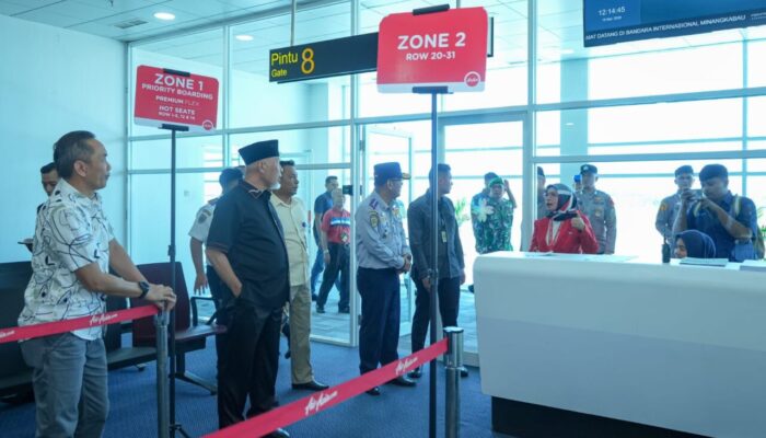 Gubernur Sumbar Tinjau Arus Mudik Lebaran di Bandara Internasional Minangkabau