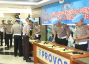 Wakapolda Sumbar Cek Senjata Api Personel, Pastikan Kelayakan dan Administrasi 11 IMG 1073