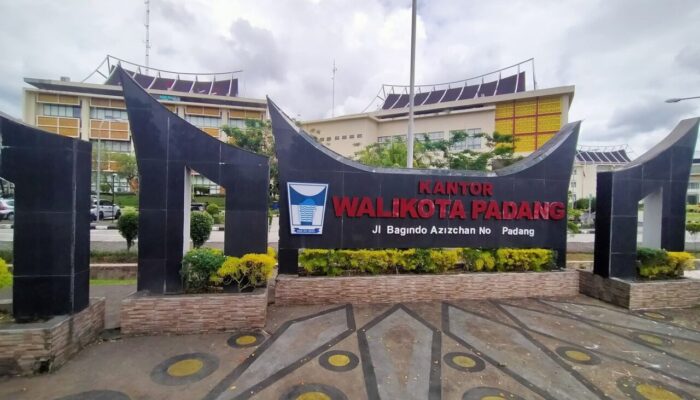 1.089 JCH Padang Segera Berangkat ke Tanah Suci, Jemaah Diimbau Fokus Ibadah Tanpa Swafoto