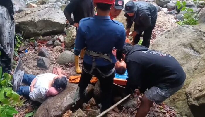 Minibus Travel Pekanbaru – Padang Terjun ke Jurang di Kelok Pargedel, 7 Penumpang Luka-luka