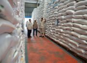 Presiden Prabowo Sidak Gudang Bulog di Magelang, Pastikan Stok Beras Aman 15 IMG 20260418 WA0015