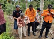 Sempat Hilang di Kebun Batang Paku, Seorang Lansia Berhasil Dievakuasi Tim SAR 16 26c0e317 74b1 4df6 971c 7290fe171391