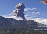 Gunung Marapi Sumbar Erupsi Lagi, Kolom Abu Capai 2.000 Meter 10 IMG 2992