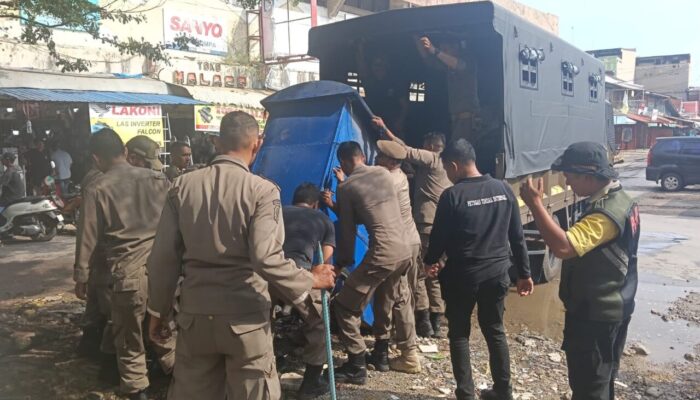 Amankan Jalur Revitalisasi Pasar Raya Padang, Satpol PP Kembali Lakukan Penertiban PKL