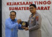 Perkuat Penegakan Hukum, Kapolda Sumbar Baru Sambangi Kejati 15 IMG 4188