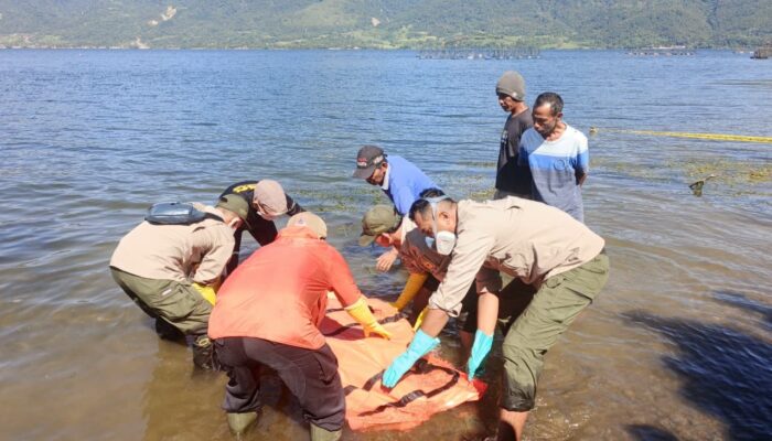 Warga Temukan Jasad Pria Terapung di Danau Singkarak