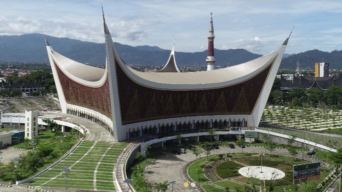 BPK Temukan Kelebihan Pembayaran Rp858 Juta pada Proyek Pemeliharaan Masjid Raya Sumbar