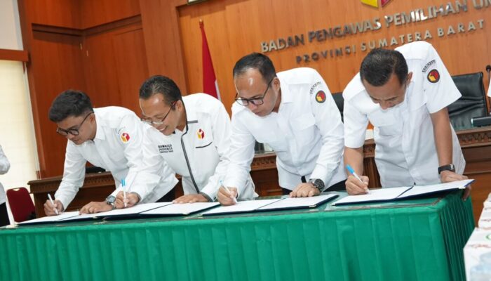 Bawaslu Sumbar dan 19 Kabupaten/Kota Tandatangani IKU 2026, Target Kinerja Harus Realistis