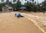 Nekat Terobos Banjir, Dua Warga Guo Kuranji Bersama Motor Terseret Arus 16 IMG 20260803 WA0005 1