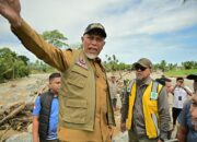 Gubernur Mahyeldi Tinjau Banjir di Kuranji, Kerahkan Alat Berat Pulihkan Aliran Sungai dan Akses Warga 16 IMG 20260804 WA0001