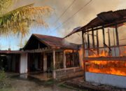 Dua Rumah Kayu Terbakar di Kuranji Padang, Kerugian Ditaksir Rp800 Juta 13 IMG 20260808 WA0002