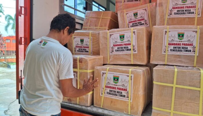 1,8 Ton Rendang Sumbar Siap Dikirim ke NTT, Antusias Warga Lampaui Target