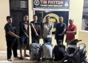 Curi Ponsel dan Puluhan Botol Pertalite, Tiga Pelaku Pencurian di Lubuk Begalung Diciduk Polisi 10 b3223a0e b0b4 4fec bf79 c3fc8d47b6e8