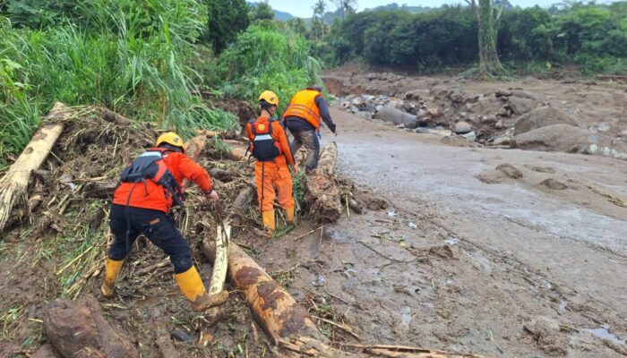Banjir Bandang Terjang Arosuka Solok, Dua Warga Hilang Masih Dicari