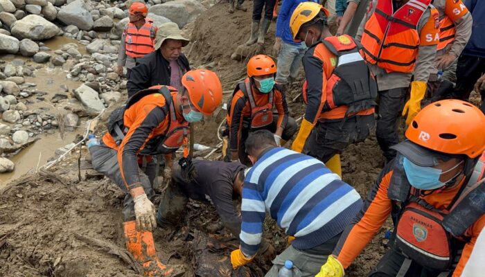 Jelang Salat Jumat, Korban Kedua Galodo Solok Agusral Ditemukan Tim SAR