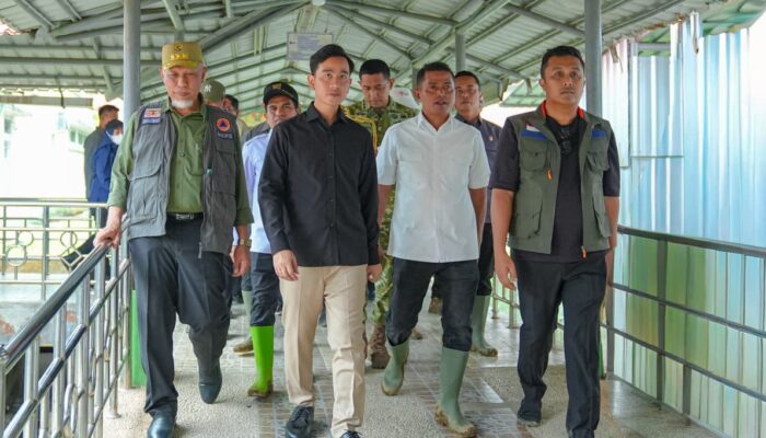 Wapres Gibran Tinjau Korban Galodo Solok, Minta Pasien Dapat Perawatan Terbaik