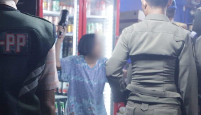 Dua Personel Satpol PP Terluka Saat Penertiban Minol di Simpang Haru