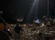 Jalan Padang-Solok Tertutup Material Banjir, Korban Dibawa ke SPH Padang