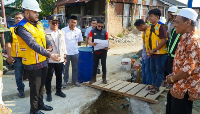 Wako Padang Tinjau Proyek Jalan dan Drainase, Targetkan Pengendalian Banjir dan Akses Wisata