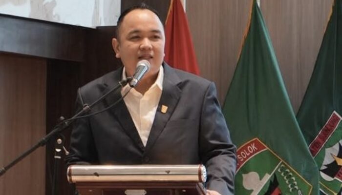 Wakil Ketua DPRD Sumbar Imbau Warga Kurangi Aktivitas Luar Ruangan Akibat Kabut Asap